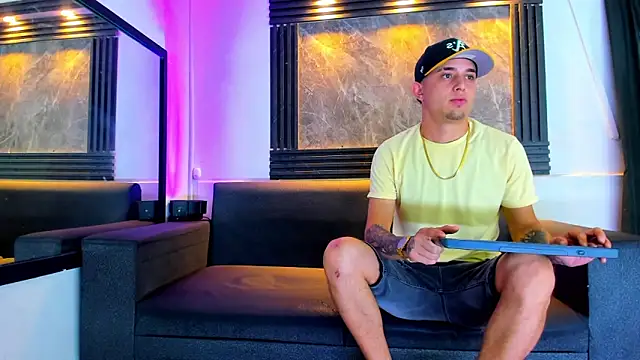 liam genner  online show from September 2025 07:57:02 PM