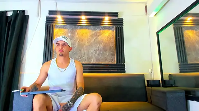 liam genner  online show from October 2025 07:54:01 PM