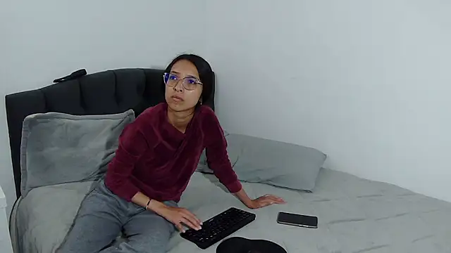 Katalleya jyj online show from December 2025 07:53:01 PM