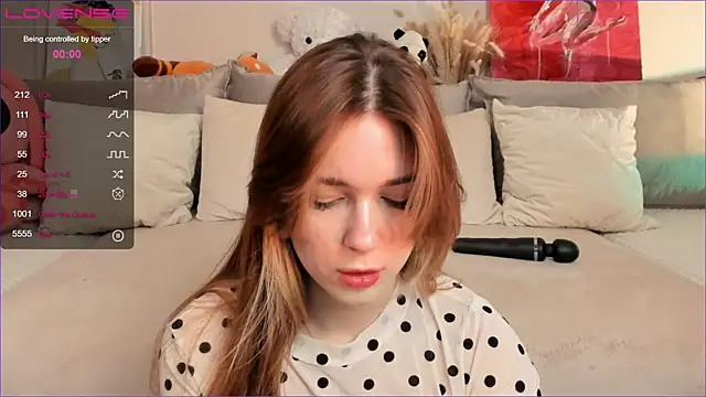 Frau Lina online show from November 2025 02:33:01 PM