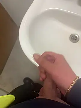 Snapshot of FrutenFratenR9 chatting on September 2025 10:36:01 PM FrutenFratenR9 online show from September 2025 10:36:01 PM