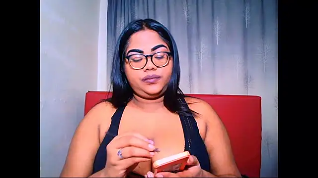 Indian Lola00 online show from October 2025 07:01:01 PM