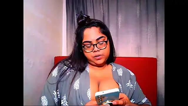 Indian Lola00 online show from December 2025 05:40:02 PM