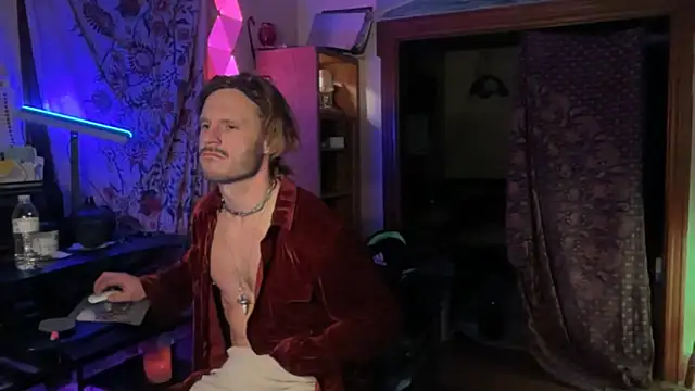 Snapshot of CowboyZuhly chatting on January 2026 06:07:02 AM CowboyZuhly online show from January 2026 06:07:02 AM