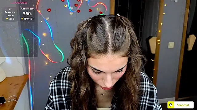 Snapshot of EmmyGreans chatting on September 2025 05:41:02 AM EmmyGreans online show from September 2025 05:41:02 AM