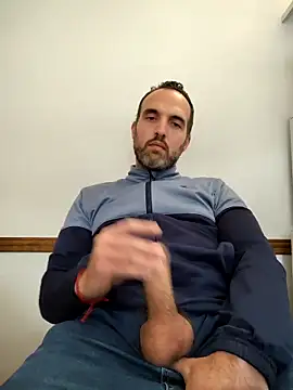 leon3875 online show from October 2025 03:27:01 PM