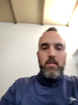 leon3875 online show from December 2025 03:29:02 PM