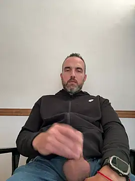 leon3875 online show from April 2026 03:42:02 PM