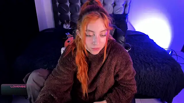 Snapshot of Violetaarey chatting on February 2026 04:41:02 AM Violetaarey online show from February 2026 04:41:02 AM