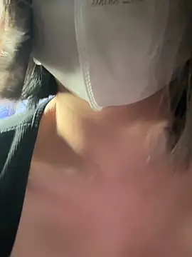 Snapshot of May-Squirt chatting on March 2025 05:32:01 AM May-Squirt online show from March 2025 05:32:01 AM