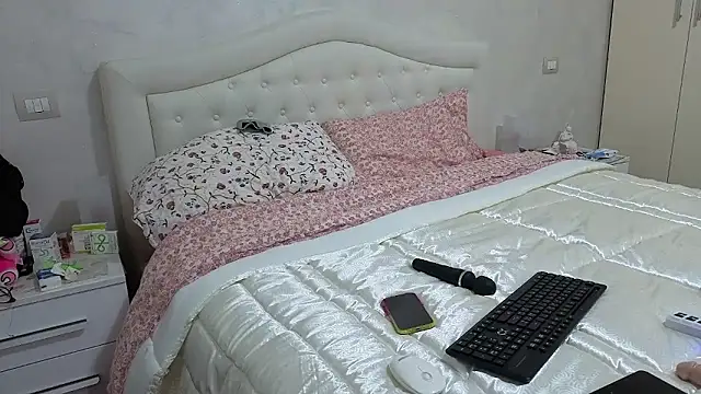 sexy blondie92 online show from January 2026 10:48:02 PM