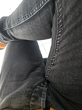 Snapshot of RIP_Curl chatting on November 2025 04:07:02 PM RIP Curl online show from November 2025 04:07:02 PM