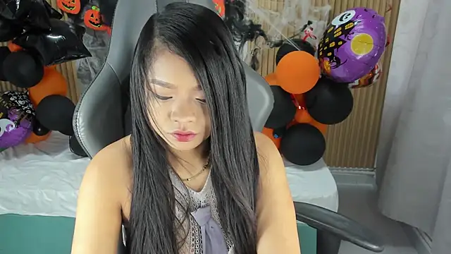 Lili 16 online show from November 2025 11:10:01 AM