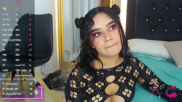 Snapshot of coraline_v chatting on December 2024 01:55:02 PM coraline v online show from December 2024 01:55:02 PM