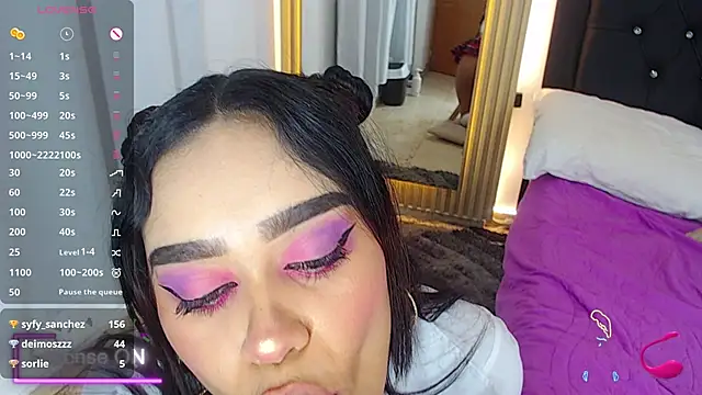 Snapshot of coraline_v chatting on December 2024 06:22:02 AM coraline v online show from December 2024 06:22:02 AM