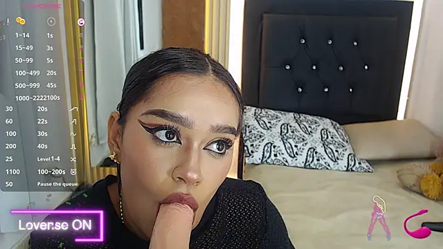 Snapshot of coraline_v chatting on March 2025 02:39:02 AM coraline v online show from March 2025 02:39:02 AM