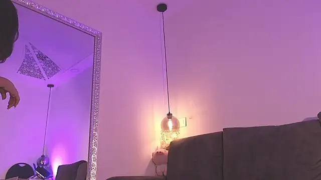 Isabella francoo online show from February 2026 11:48:02 AM