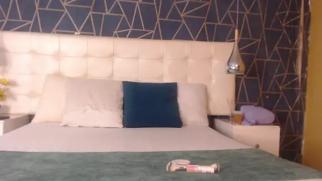 CharlotteMuller online show from February 2026 05:32:01 PM