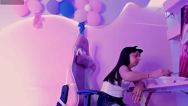 CharlotteMuller online show from March 2026 06:55:01 PM