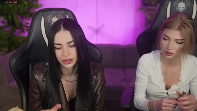 Tina Breeze online show from April 2026 07:58:02 AM