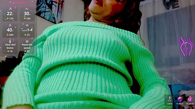 Snapshot of Eva_Hoot chatting on November 2025 04:51:01 PM Eva Hoot online show from November 2025 04:51:01 PM