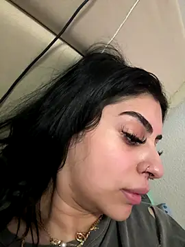 Snapshot of ThickerThanYoBitch chatting on October 2025 03:15:01 AM ThickerThanYoBitch online show from October 2025 03:15:01 AM