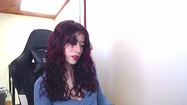 SuzzyyM online show from January 2025 03:29:01 PM