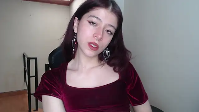 SuzzyyM online show from January 2025 02:24:02 PM