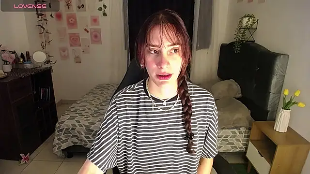 IsaBaileys  online show from July 2026 11:36:01 PM