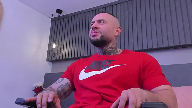 BruceDallas online show from December 2024 09:04:01 PM