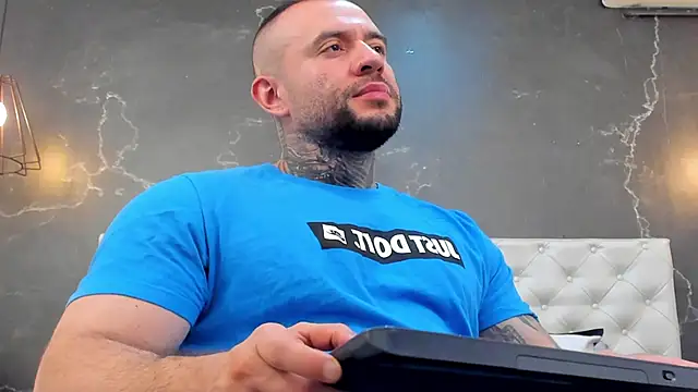 BruceDallas online show from December 2024 08:07:01 PM