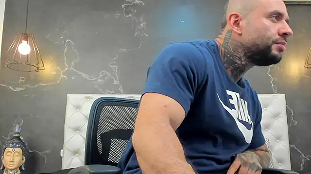 BruceDallas online show from January 2025 11:33:02 PM