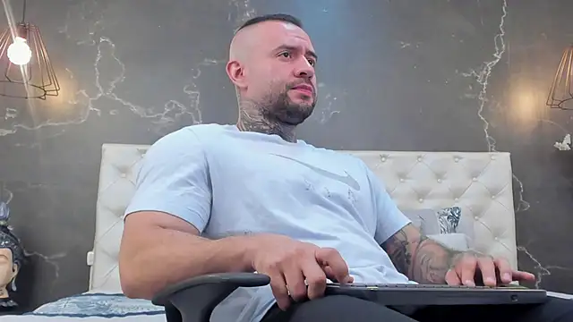 BruceDallas online show from January 2025 11:46:01 PM