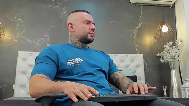 BruceDallas online show from January 2025 11:55:02 PM