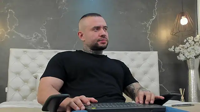 BruceDallas online show from January 2025 12:18:01 AM