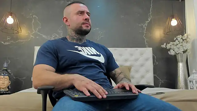 BruceDallas online show from February 2025 11:58:02 PM