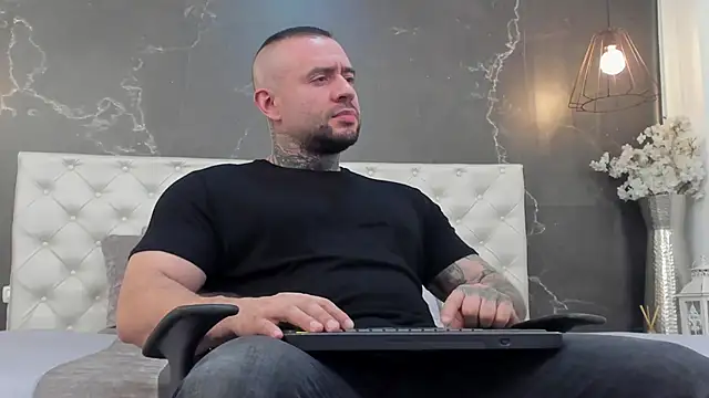 BruceDallas online show from March 2025 01:04:02 AM