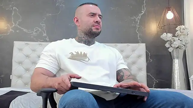 BruceDallas online show from March 2025 11:23:01 PM