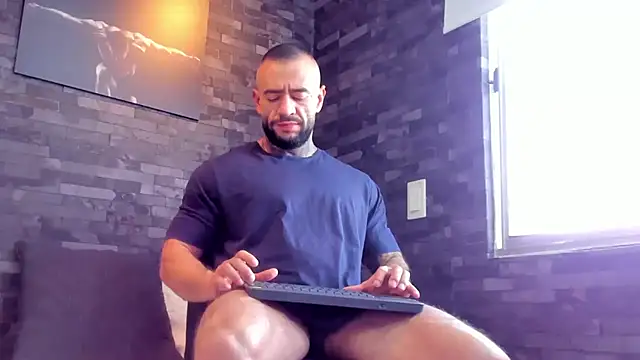 BruceDallas online show from September 2025 05:58:01 PM