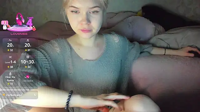 Snapshot of Dopaminegirl chatting on March 2025 05:58:02 PM Dopaminegirl online show from March 2025 05:58:02 PM