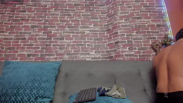 curt xxx online show from January 2025 04:39:01 AM