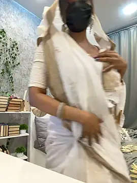 Snapshot of Monalisadon018 chatting on December 2024 06:35:02 PM Monalisadon018 online show from December 2024 06:35:02 PM