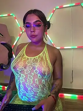 Snapshot of Chloemercury chatting on November 2025 03:52:01 AM Chloemercury online show from November 2025 03:52:01 AM