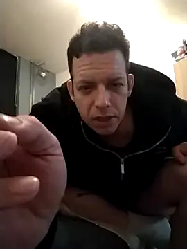 Snapshot of Knuffelstaaf123 chatting on January 2025 03:14:01 AM Knuffelstaaf123 online show from January 2025 03:14:01 AM