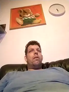 Snapshot of Knuffelstaaf123 chatting on January 2025 11:39:02 PM Knuffelstaaf123 online show from January 2025 11:39:02 PM