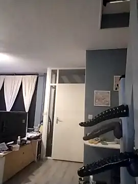 Snapshot of Knuffelstaaf123 chatting on March 2025 03:52:02 AM Knuffelstaaf123 online show from March 2025 03:52:02 AM