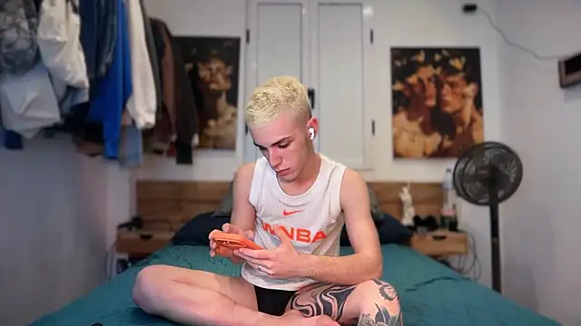 Cristian Delgado online show from March 2026 04:45:02 AM