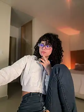 Lianh Benett online show from January 2025 01:41:02 AM