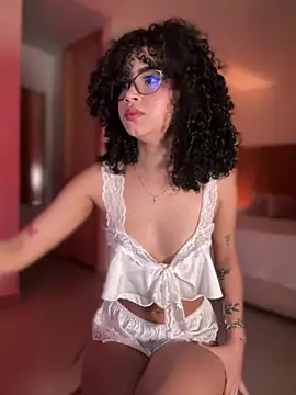 Lianh Benett online show from February 2025 05:15:01 AM