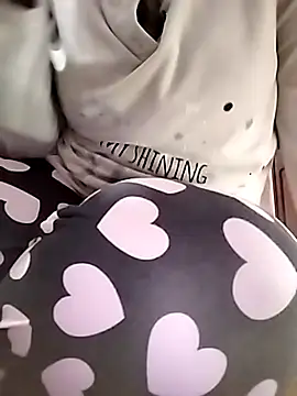 Snapshot of tahra-19 chatting on January 2025 06:24:01 PM tahra-19 online show from January 2025 06:24:01 PM